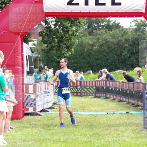 21.06.2026 - 29. Vierlanden-Triathlon Andreas Tolksdorf http://msf.ph/oto/9914365 21.06.2026 11:22:50 Ziel 448 meine-sportfotos.de
