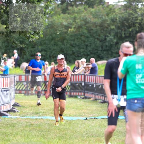 21.06.2026 - 29. Vierlanden-Triathlon Andreas Tolksdorf http://msf.ph/oto/9914383 21.06.2026 11:23:08 Ziel 443, 471, 475 meine-sportfotos.de