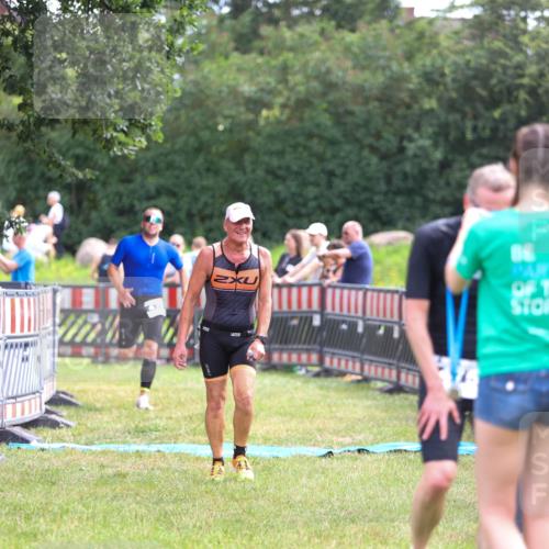 21.06.2026 - 29. Vierlanden-Triathlon Andreas Tolksdorf http://msf.ph/oto/9914385 21.06.2026 11:23:08 Ziel 443, 471, 475 meine-sportfotos.de