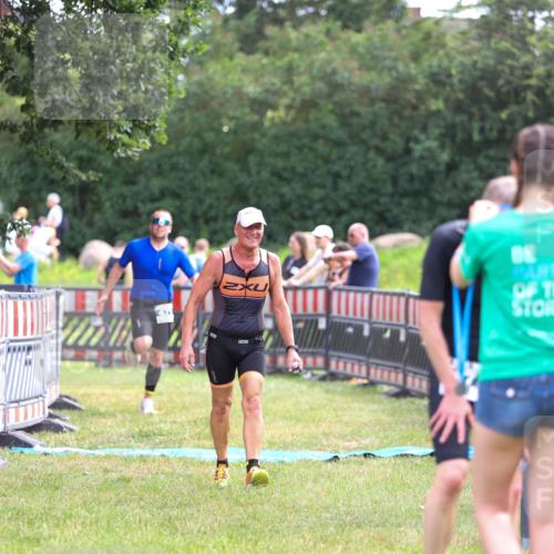 21.06.2026 - 29. Vierlanden-Triathlon Andreas Tolksdorf http://msf.ph/oto/9914387 21.06.2026 11:23:08 Ziel 443, 471, 475 meine-sportfotos.de