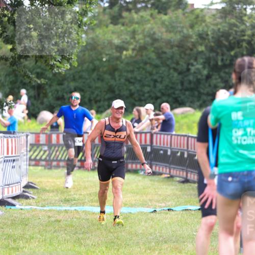 21.06.2026 - 29. Vierlanden-Triathlon Andreas Tolksdorf http://msf.ph/oto/9914389 21.06.2026 11:23:08 Ziel 443, 471, 475 meine-sportfotos.de