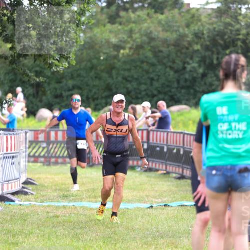 21.06.2026 - 29. Vierlanden-Triathlon Andreas Tolksdorf http://msf.ph/oto/9914393 21.06.2026 11:23:08 Ziel 443, 471, 475 meine-sportfotos.de