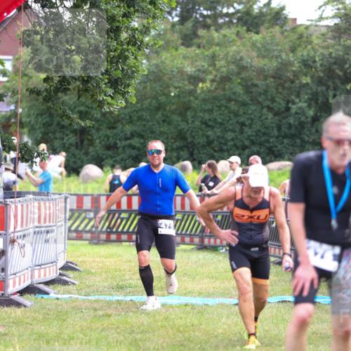 21.06.2026 - 29. Vierlanden-Triathlon Andreas Tolksdorf http://msf.ph/oto/9914405 21.06.2026 11:23:10 Ziel 443, 471, 625 meine-sportfotos.de