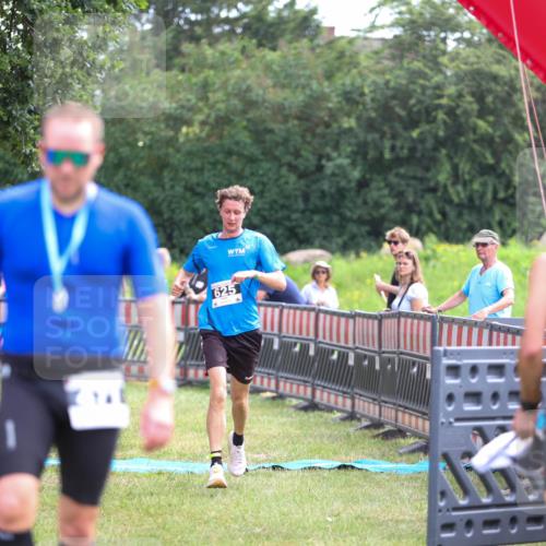 21.06.2026 - 29. Vierlanden-Triathlon Andreas Tolksdorf http://msf.ph/oto/9914411 21.06.2026 11:23:21 Ziel 625 meine-sportfotos.de