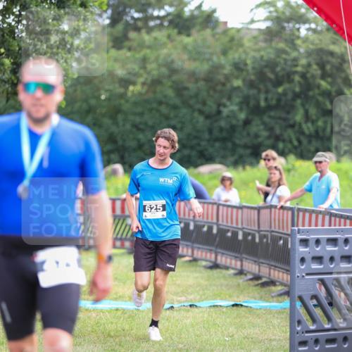 21.06.2026 - 29. Vierlanden-Triathlon Andreas Tolksdorf http://msf.ph/oto/9914423 21.06.2026 11:23:21 Ziel 625 meine-sportfotos.de