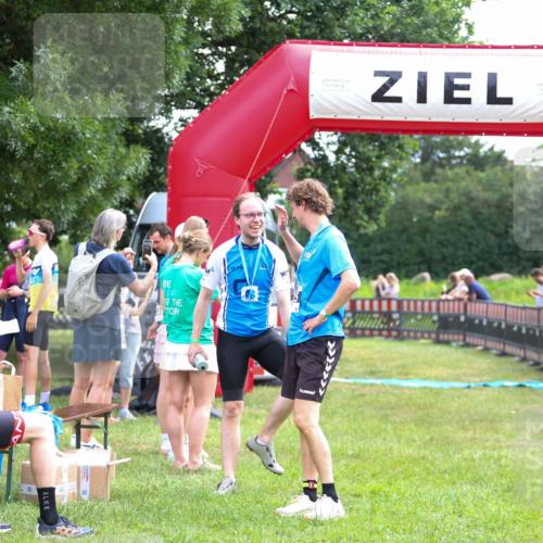 21.06.2026 - 29. Vierlanden-Triathlon Andreas Tolksdorf http://msf.ph/oto/9914428 21.06.2026 11:23:32 Ziel  meine-sportfotos.de