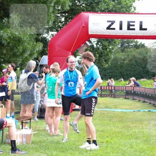 21.06.2026 - 29. Vierlanden-Triathlon Andreas Tolksdorf http://msf.ph/oto/9914429 21.06.2026 11:23:32 Ziel  meine-sportfotos.de