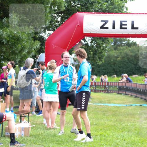 21.06.2026 - 29. Vierlanden-Triathlon Andreas Tolksdorf http://msf.ph/oto/9914434 21.06.2026 11:23:32 Ziel  meine-sportfotos.de
