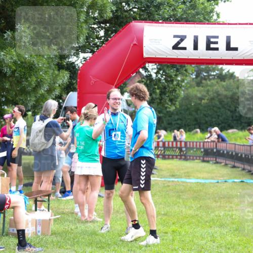 21.06.2026 - 29. Vierlanden-Triathlon Andreas Tolksdorf http://msf.ph/oto/9914435 21.06.2026 11:23:32 Ziel  meine-sportfotos.de