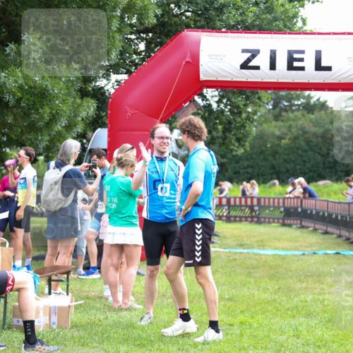 21.06.2026 - 29. Vierlanden-Triathlon Andreas Tolksdorf http://msf.ph/oto/9914436 21.06.2026 11:23:33 Ziel  meine-sportfotos.de