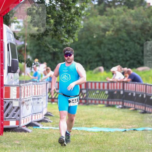 21.06.2026 - 29. Vierlanden-Triathlon Andreas Tolksdorf http://msf.ph/oto/9914450 21.06.2026 11:24:12 Ziel 344 meine-sportfotos.de