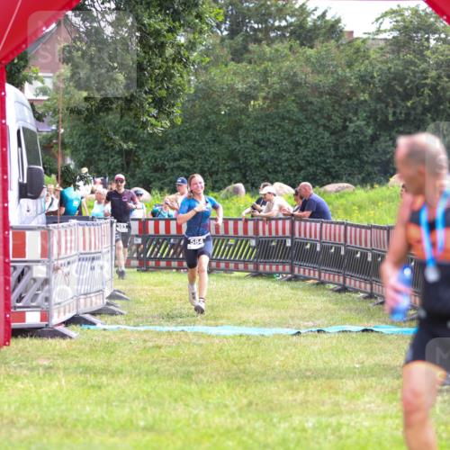 21.06.2026 - 29. Vierlanden-Triathlon Andreas Tolksdorf http://msf.ph/oto/9914485 21.06.2026 11:25:38 Ziel 357, 359, 393, 584, 603 meine-sportfotos.de