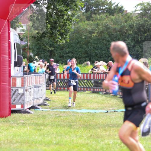 21.06.2026 - 29. Vierlanden-Triathlon Andreas Tolksdorf http://msf.ph/oto/9914489 21.06.2026 11:25:38 Ziel 357, 359, 393, 584, 603 meine-sportfotos.de