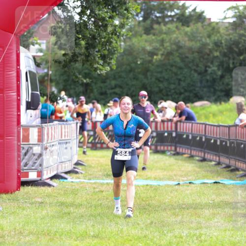 21.06.2026 - 29. Vierlanden-Triathlon Andreas Tolksdorf http://msf.ph/oto/9914497 21.06.2026 11:25:41 Ziel 357, 359, 393, 584, 603 meine-sportfotos.de