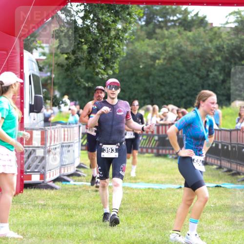 21.06.2026 - 29. Vierlanden-Triathlon Andreas Tolksdorf http://msf.ph/oto/9914503 21.06.2026 11:25:45 Ziel 357, 359, 393, 603 meine-sportfotos.de