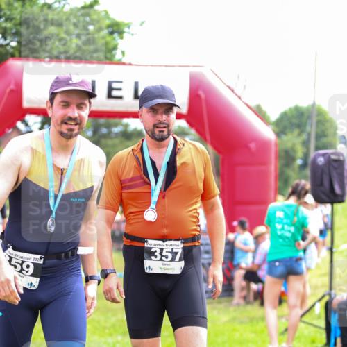 21.06.2026 - 29. Vierlanden-Triathlon Andreas Tolksdorf http://msf.ph/oto/9914525 21.06.2026 11:26:00 Ziel 477, 562 meine-sportfotos.de