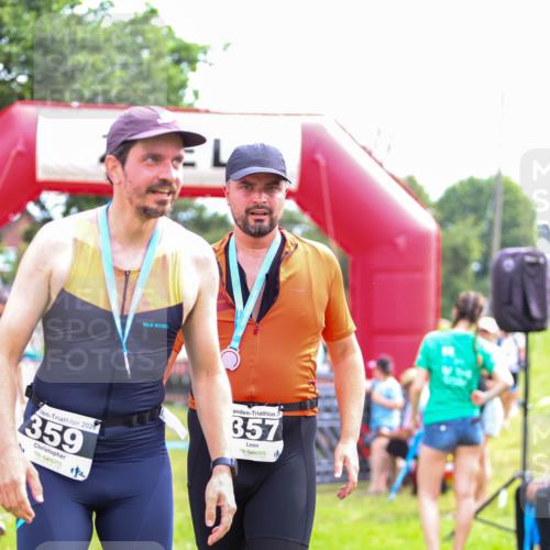 21.06.2026 - 29. Vierlanden-Triathlon Andreas Tolksdorf http://msf.ph/oto/9914530 21.06.2026 11:26:00 Ziel 477, 562 meine-sportfotos.de