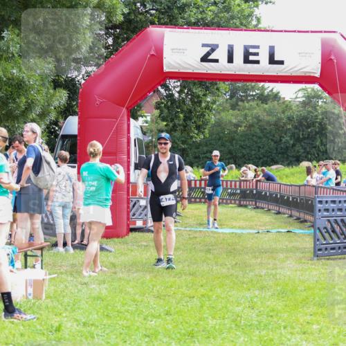 21.06.2026 - 29. Vierlanden-Triathlon Andreas Tolksdorf http://msf.ph/oto/9914542 21.06.2026 11:26:06 Ziel 477, 562 meine-sportfotos.de