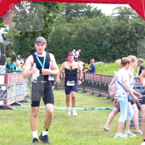 21.06.2026 - 29. Vierlanden-Triathlon Andreas Tolksdorf http://msf.ph/oto/9914569 21.06.2026 11:26:35 Ziel 536, 564, 1356 meine-sportfotos.de