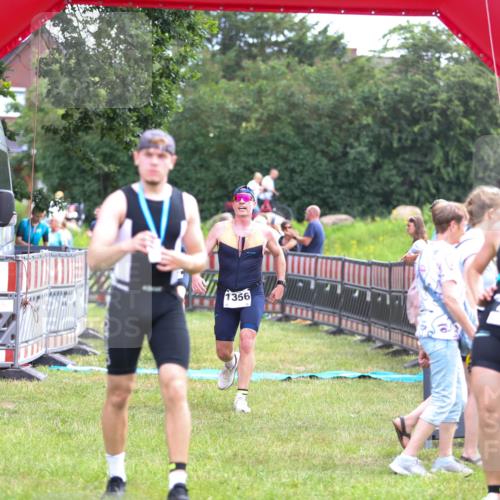 21.06.2026 - 29. Vierlanden-Triathlon Andreas Tolksdorf http://msf.ph/oto/9914573 21.06.2026 11:26:36 Ziel 536, 564, 1356 meine-sportfotos.de