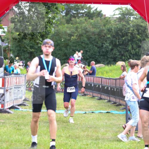 21.06.2026 - 29. Vierlanden-Triathlon Andreas Tolksdorf http://msf.ph/oto/9914574 21.06.2026 11:26:36 Ziel 536, 564, 1356 meine-sportfotos.de