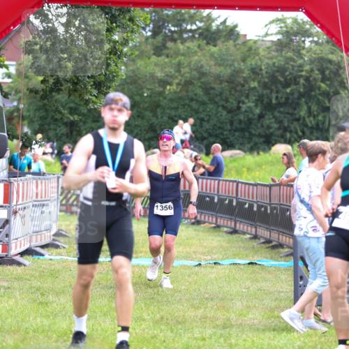21.06.2026 - 29. Vierlanden-Triathlon Andreas Tolksdorf http://msf.ph/oto/9914575 21.06.2026 11:26:36 Ziel 536, 564, 1356 meine-sportfotos.de
