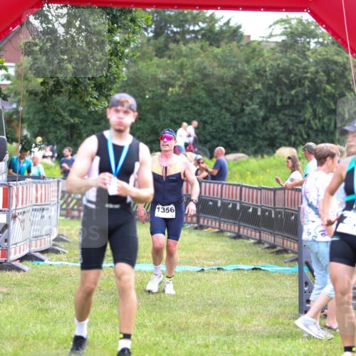 21.06.2026 - 29. Vierlanden-Triathlon Andreas Tolksdorf http://msf.ph/oto/9914576 21.06.2026 11:26:36 Ziel 536, 564, 1356 meine-sportfotos.de