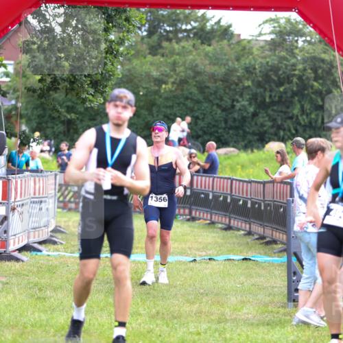 21.06.2026 - 29. Vierlanden-Triathlon Andreas Tolksdorf http://msf.ph/oto/9914577 21.06.2026 11:26:36 Ziel 536, 564, 1356 meine-sportfotos.de