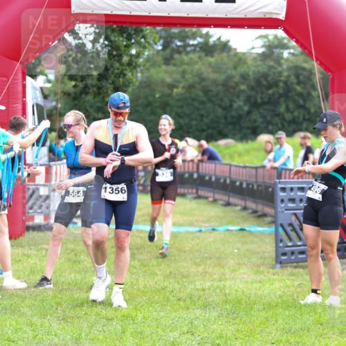 21.06.2026 - 29. Vierlanden-Triathlon Andreas Tolksdorf http://msf.ph/oto/9914586 21.06.2026 11:26:43 Ziel 526, 536 meine-sportfotos.de