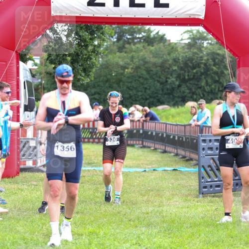 21.06.2026 - 29. Vierlanden-Triathlon Andreas Tolksdorf http://msf.ph/oto/9914592 21.06.2026 11:26:45 Ziel 480, 526, 536 meine-sportfotos.de