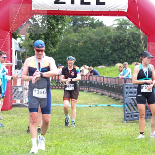 21.06.2026 - 29. Vierlanden-Triathlon Andreas Tolksdorf http://msf.ph/oto/9914593 21.06.2026 11:26:45 Ziel 480, 526, 536 meine-sportfotos.de
