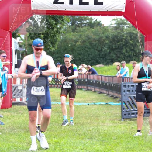 21.06.2026 - 29. Vierlanden-Triathlon Andreas Tolksdorf http://msf.ph/oto/9914596 21.06.2026 11:26:45 Ziel 480, 526, 536 meine-sportfotos.de