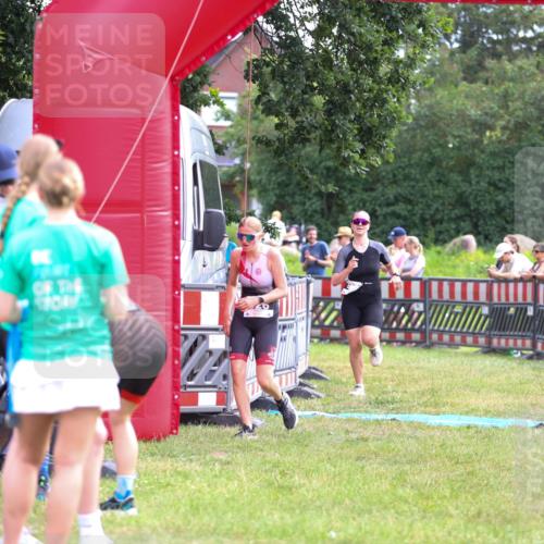21.06.2026 - 29. Vierlanden-Triathlon Andreas Tolksdorf http://msf.ph/oto/9914603 21.06.2026 11:26:56 Ziel 480, 526 meine-sportfotos.de