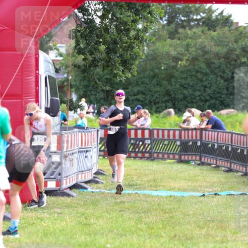 21.06.2026 - 29. Vierlanden-Triathlon Andreas Tolksdorf http://msf.ph/oto/9914607 21.06.2026 11:26:57 Ziel 353, 480, 526 meine-sportfotos.de