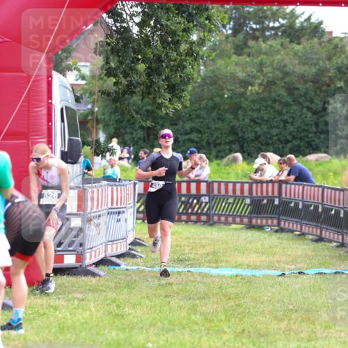 21.06.2026 - 29. Vierlanden-Triathlon Andreas Tolksdorf http://msf.ph/oto/9914608 21.06.2026 11:26:57 Ziel 353, 480, 526 meine-sportfotos.de