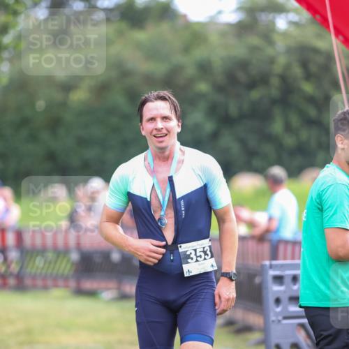 21.06.2026 - 29. Vierlanden-Triathlon Andreas Tolksdorf http://msf.ph/oto/9914639 21.06.2026 11:27:17 Ziel 442, 619 meine-sportfotos.de