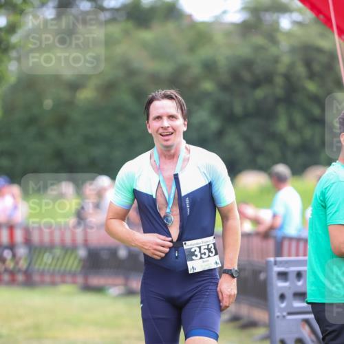 21.06.2026 - 29. Vierlanden-Triathlon Andreas Tolksdorf http://msf.ph/oto/9914640 21.06.2026 11:27:17 Ziel 442, 619 meine-sportfotos.de