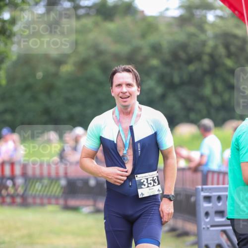 21.06.2026 - 29. Vierlanden-Triathlon Andreas Tolksdorf http://msf.ph/oto/9914641 21.06.2026 11:27:17 Ziel 442, 619 meine-sportfotos.de