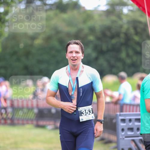 21.06.2026 - 29. Vierlanden-Triathlon Andreas Tolksdorf http://msf.ph/oto/9914642 21.06.2026 11:27:17 Ziel 442, 619 meine-sportfotos.de