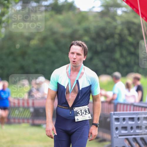 21.06.2026 - 29. Vierlanden-Triathlon Andreas Tolksdorf http://msf.ph/oto/9914647 21.06.2026 11:27:17 Ziel 442, 619 meine-sportfotos.de