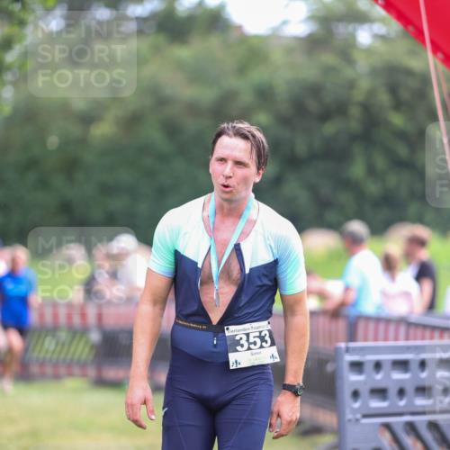 21.06.2026 - 29. Vierlanden-Triathlon Andreas Tolksdorf http://msf.ph/oto/9914648 21.06.2026 11:27:17 Ziel 442, 619 meine-sportfotos.de