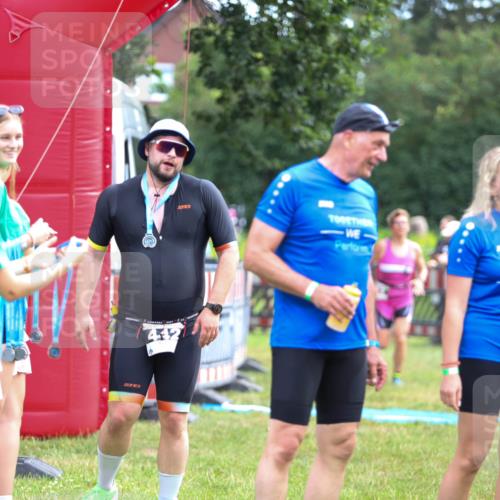 21.06.2026 - 29. Vierlanden-Triathlon Andreas Tolksdorf http://msf.ph/oto/9914671 21.06.2026 11:27:32 Ziel 521 meine-sportfotos.de