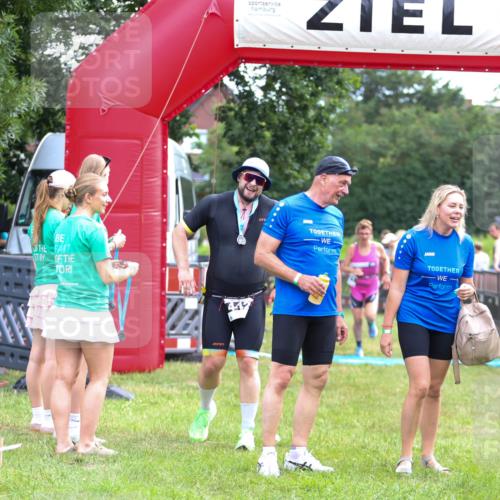 21.06.2026 - 29. Vierlanden-Triathlon Andreas Tolksdorf http://msf.ph/oto/9914674 21.06.2026 11:27:33 Ziel 521 meine-sportfotos.de
