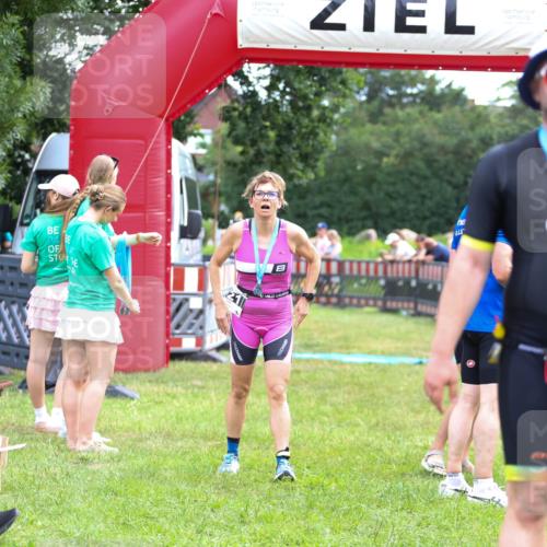 21.06.2026 - 29. Vierlanden-Triathlon Andreas Tolksdorf http://msf.ph/oto/9914678 21.06.2026 11:27:41 Ziel 396 meine-sportfotos.de