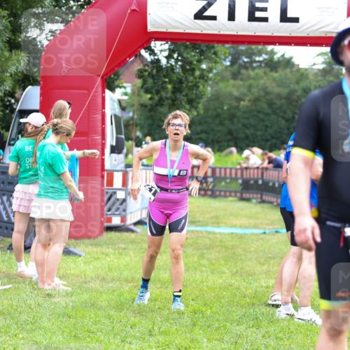 21.06.2026 - 29. Vierlanden-Triathlon Andreas Tolksdorf http://msf.ph/oto/9914681 21.06.2026 11:27:41 Ziel 396 meine-sportfotos.de