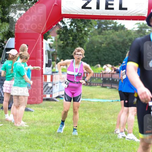 21.06.2026 - 29. Vierlanden-Triathlon Andreas Tolksdorf http://msf.ph/oto/9914685 21.06.2026 11:27:41 Ziel 396 meine-sportfotos.de