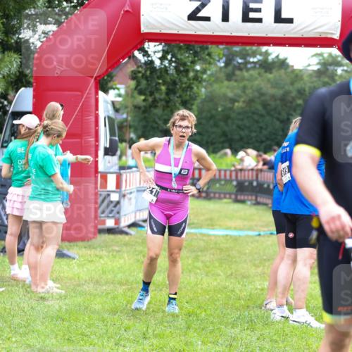21.06.2026 - 29. Vierlanden-Triathlon Andreas Tolksdorf http://msf.ph/oto/9914686 21.06.2026 11:27:41 Ziel 396 meine-sportfotos.de