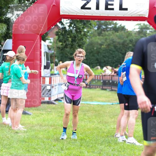 21.06.2026 - 29. Vierlanden-Triathlon Andreas Tolksdorf http://msf.ph/oto/9914688 21.06.2026 11:27:42 Ziel 328, 396 meine-sportfotos.de