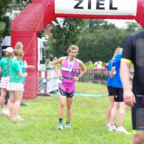 21.06.2026 - 29. Vierlanden-Triathlon Andreas Tolksdorf http://msf.ph/oto/9914689 21.06.2026 11:27:42 Ziel 328, 396 meine-sportfotos.de