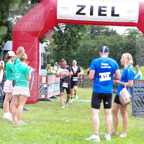 21.06.2026 - 29. Vierlanden-Triathlon Andreas Tolksdorf http://msf.ph/oto/9914693 21.06.2026 11:27:53 Ziel 328, 396 meine-sportfotos.de